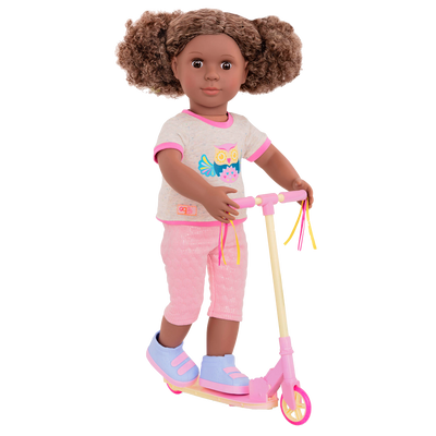 Conjunto deportivo con patineta para muñecas de 46 cm